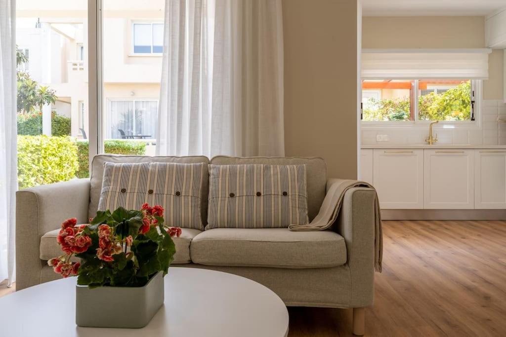 Cozy Nerina Cottage At Harbour Paphos Buitenkant foto