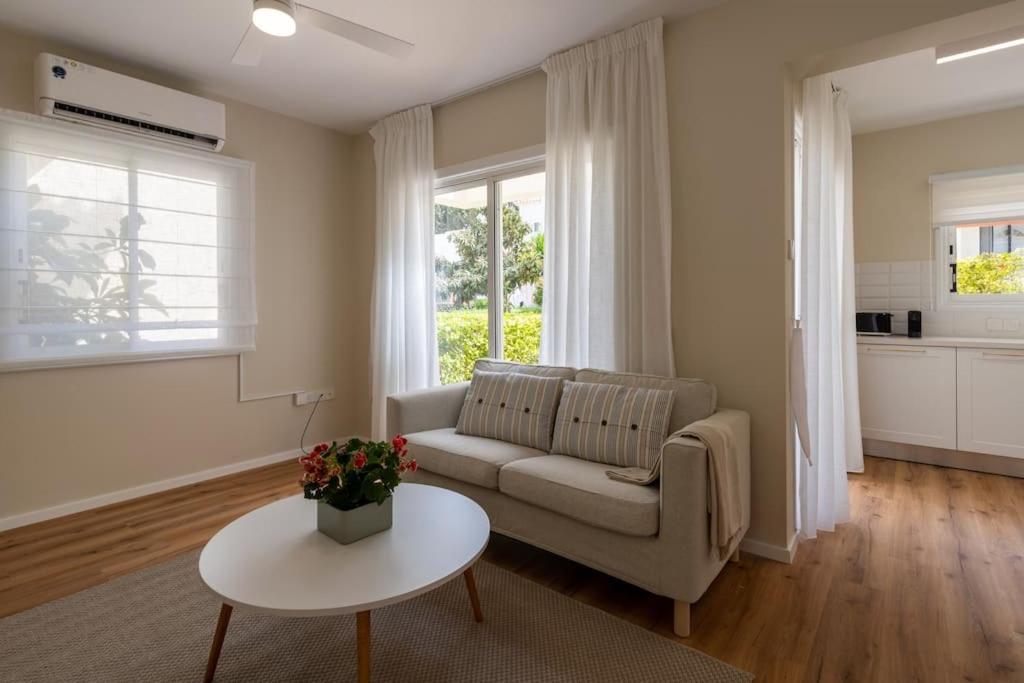 Cozy Nerina Cottage At Harbour Paphos Buitenkant foto